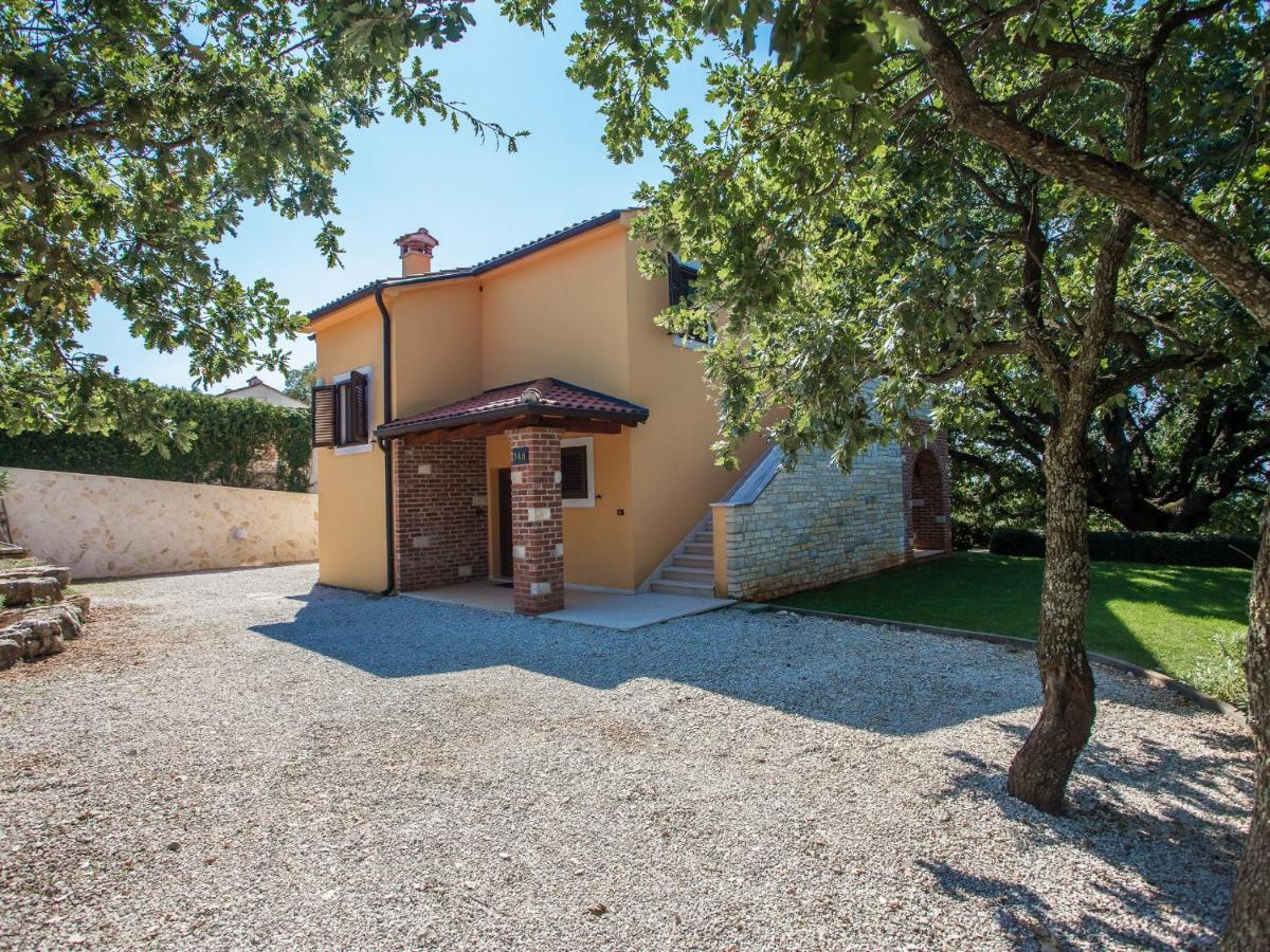 Villa Hrast Bacva Visnjan Exterior photo