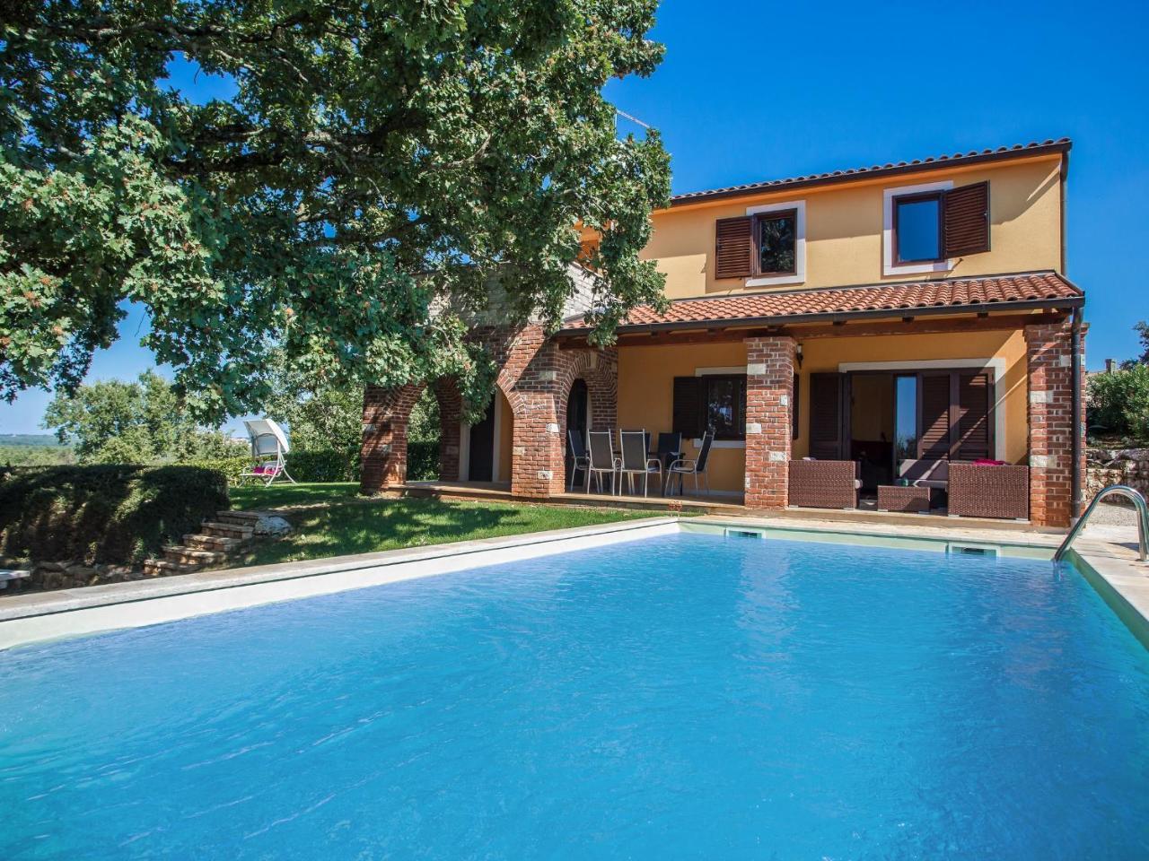 Villa Hrast Bacva Visnjan Exterior photo
