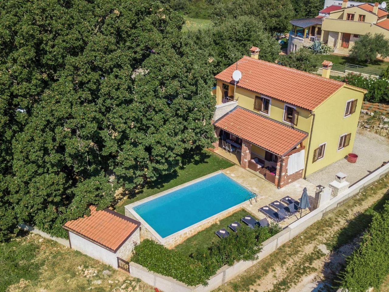Villa Hrast Bacva Visnjan Exterior photo